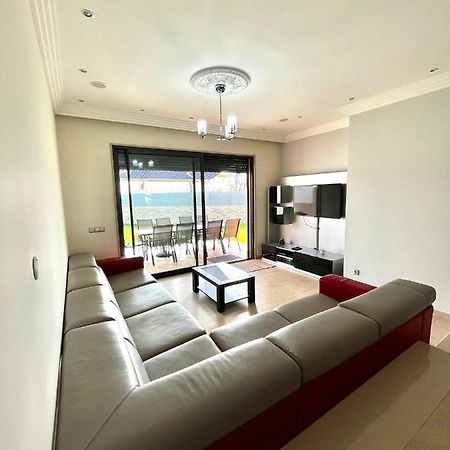 אלבופיירה Funtastic Villa With Pool מראה חיצוני תמונה