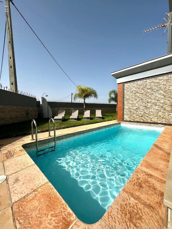 אלבופיירה Funtastic Villa With Pool מראה חיצוני תמונה